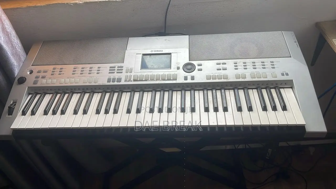 Yamaha PSR S500
