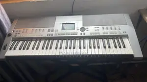 Yamaha PSR S500