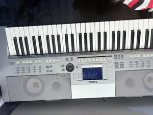 Yamaha PSR S500