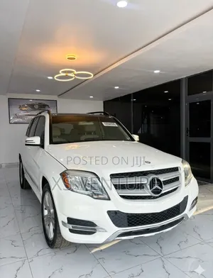 Mercedes-Benz GLK-Class Base GLK 350 4dr AWD 4MATIC (3.5L 6cyl 7A) 2015