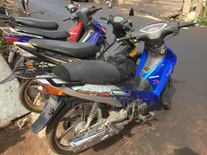 Honda Super Hawk 2015 Red