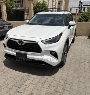 Toyota Highlander Platinum 2022 White