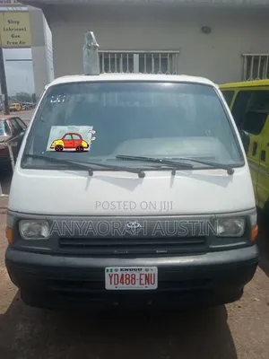 Toyota HiAce 2004 White