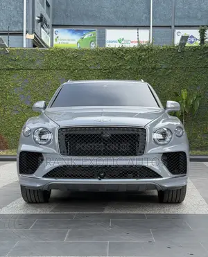 New Bentley Bentayga 2025 Gray
