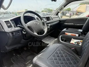 Toyota HiAce 2013 Grey