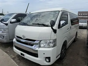 Toyota HiAce 2014 White