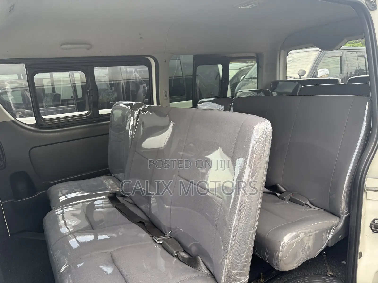 Toyota HiAce 2014 White