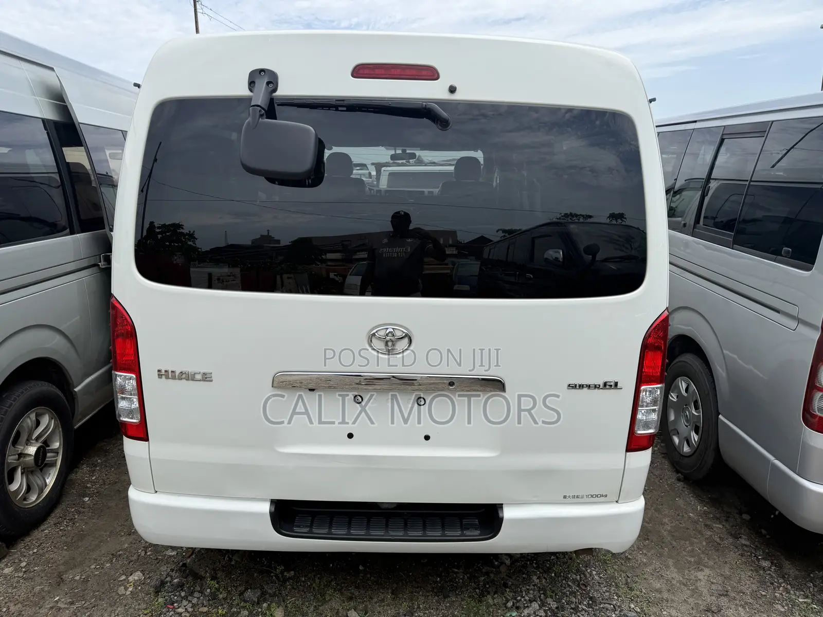 Toyota HiAce 2014 White