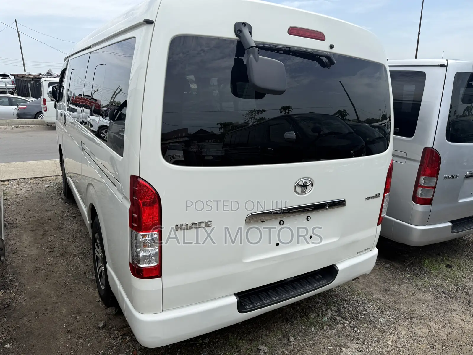 Toyota HiAce 2014 White