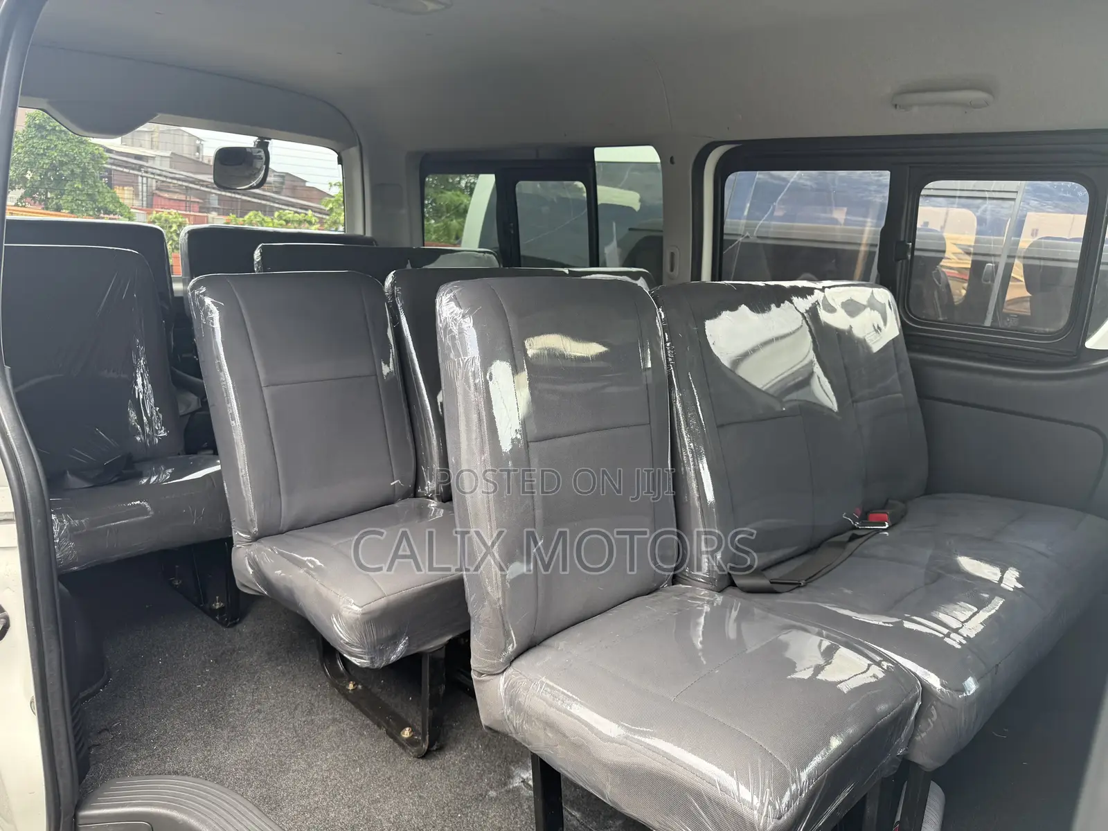 Toyota HiAce 2014 White
