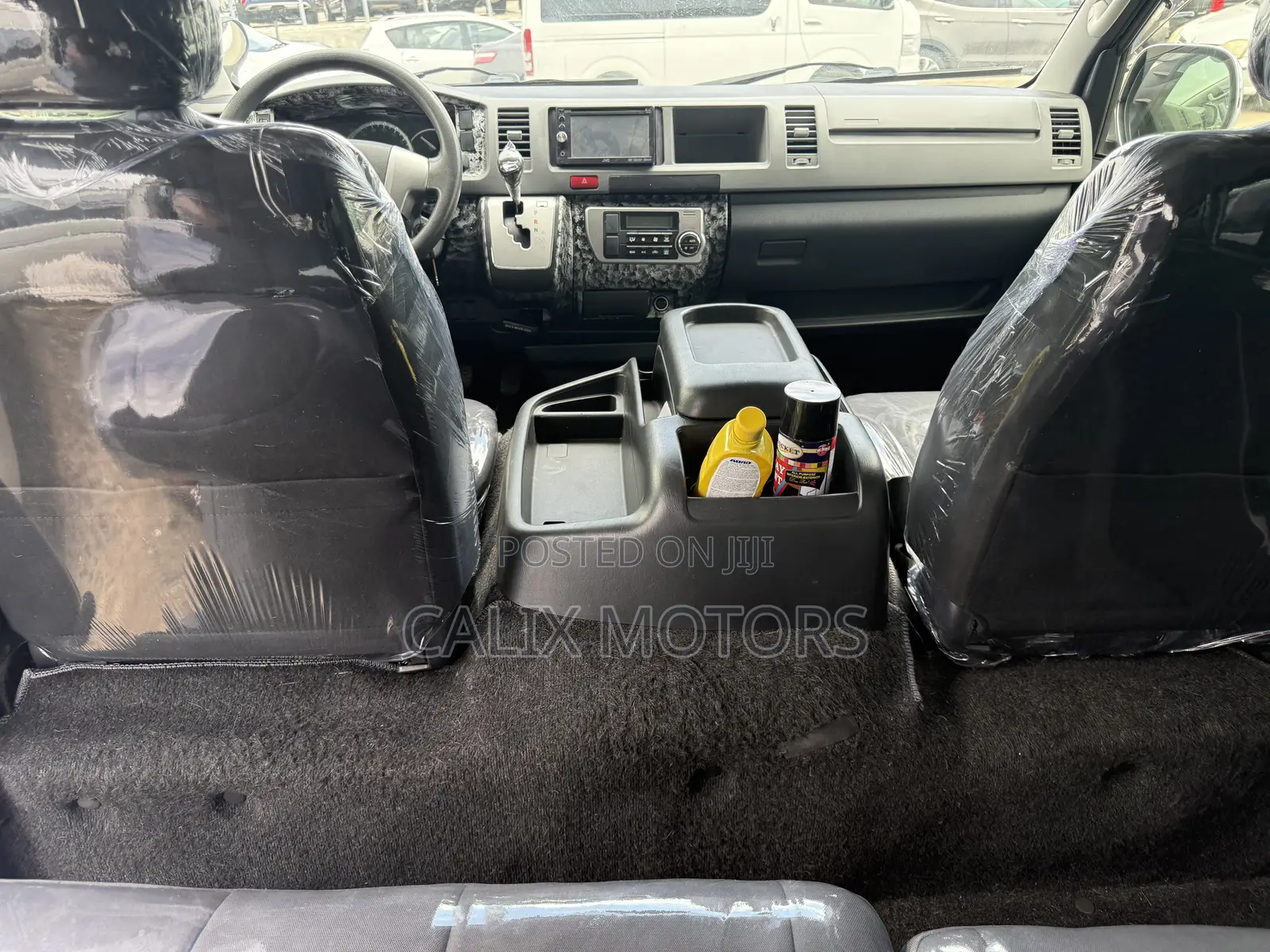 Toyota HiAce 2014 White