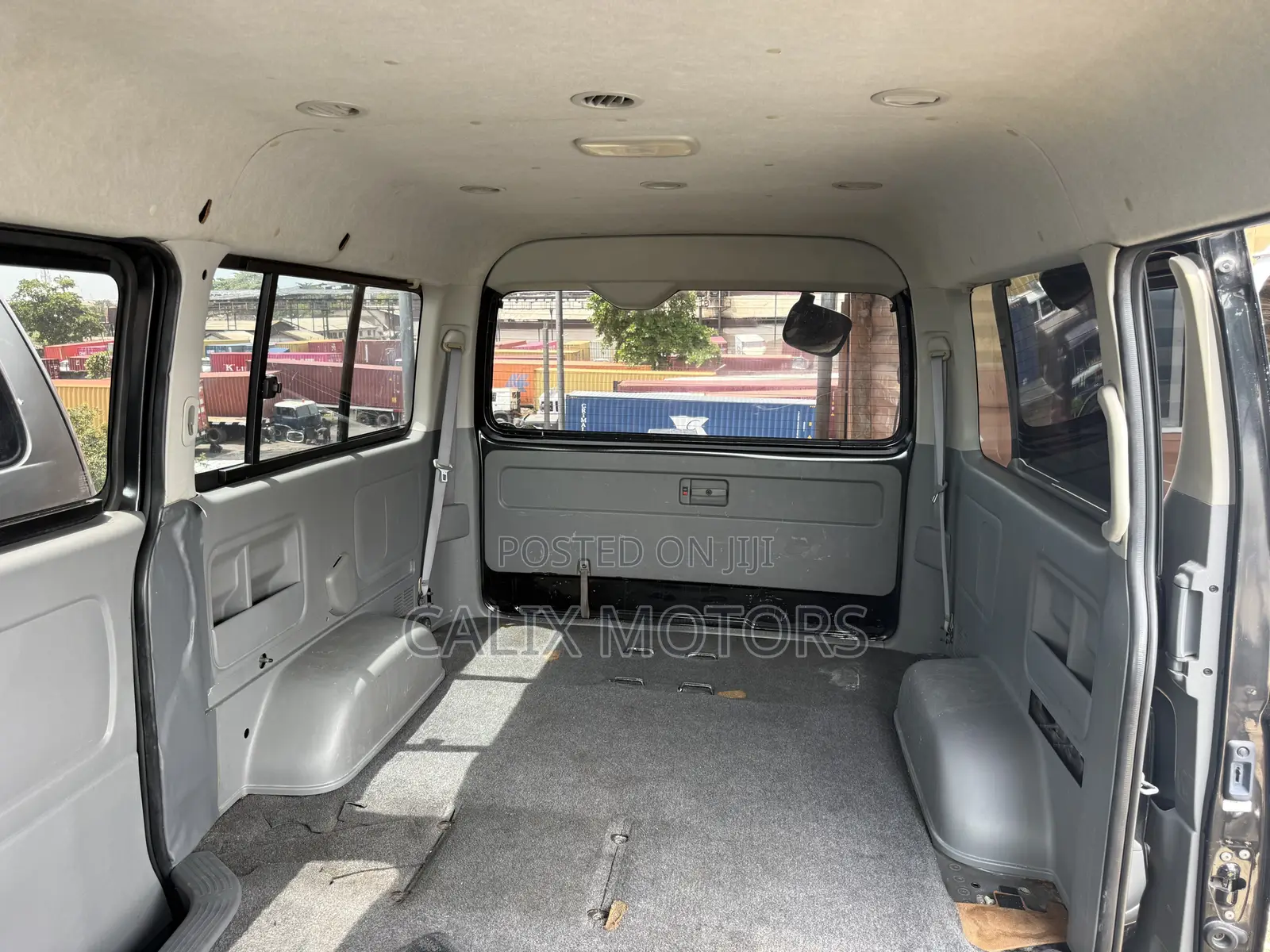 Toyota HiAce 2014 Black