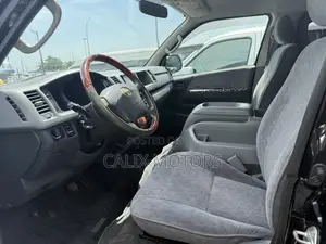 Toyota HiAce 2014 Black