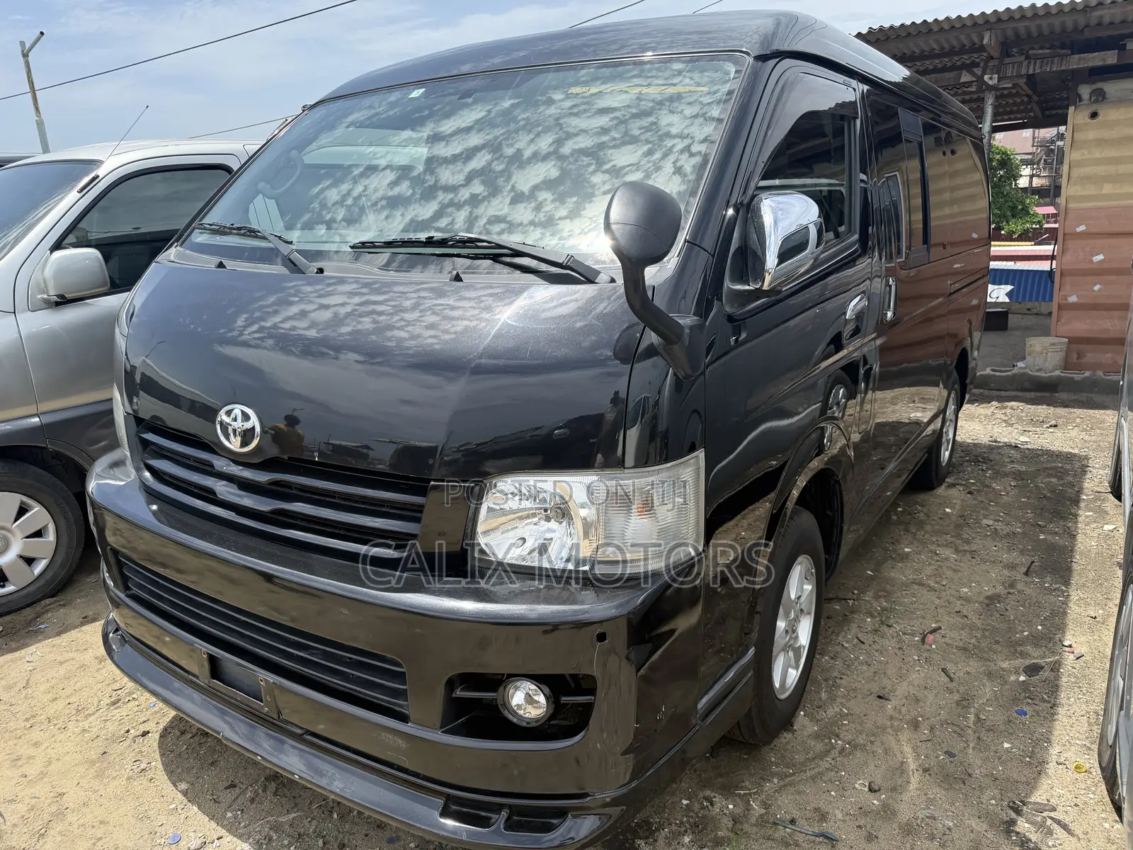 Toyota HiAce 2014 Black