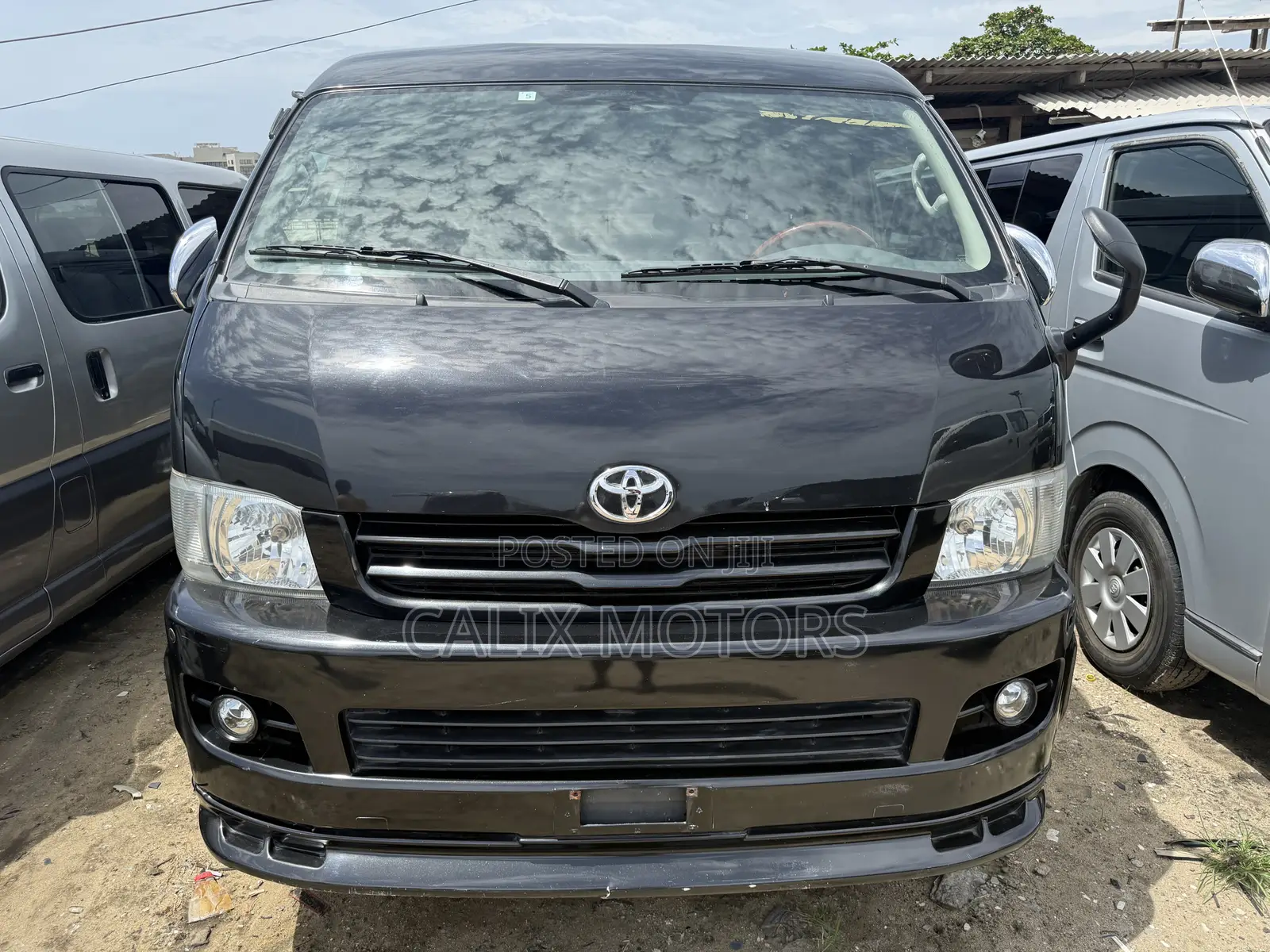 Toyota HiAce 2014 Black