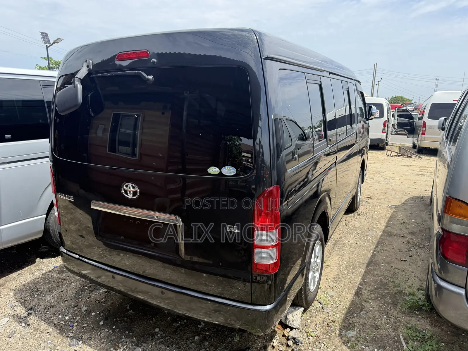 Toyota HiAce 2014 Black