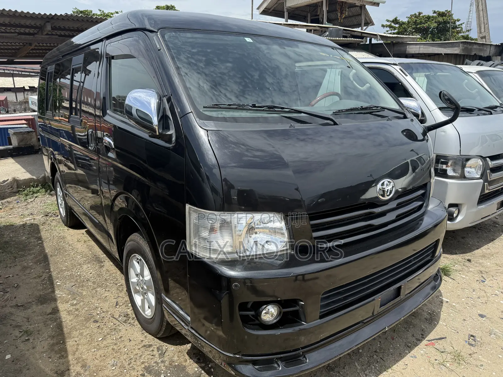 Toyota HiAce 2014 Black