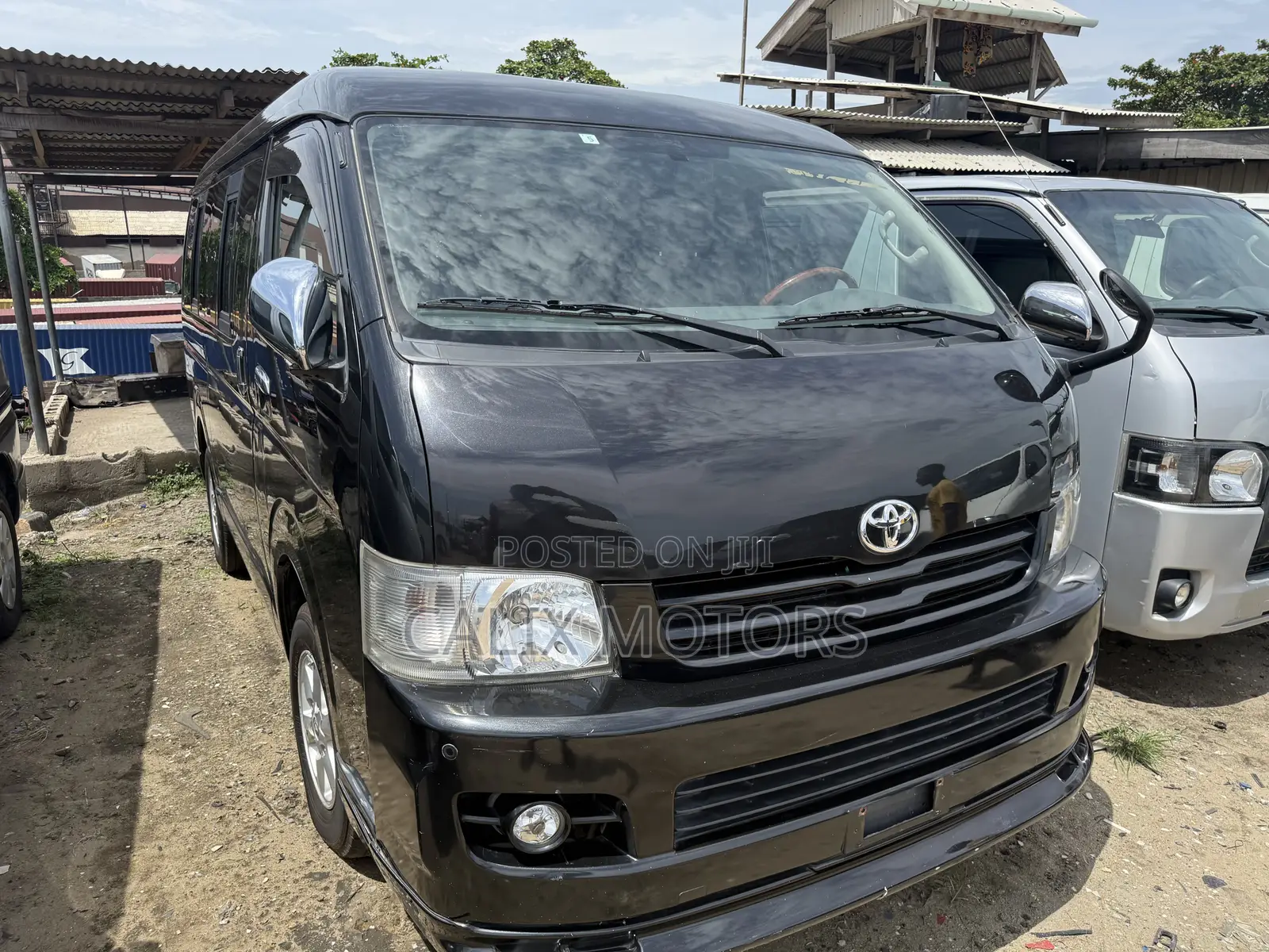 Toyota HiAce 2014 Black