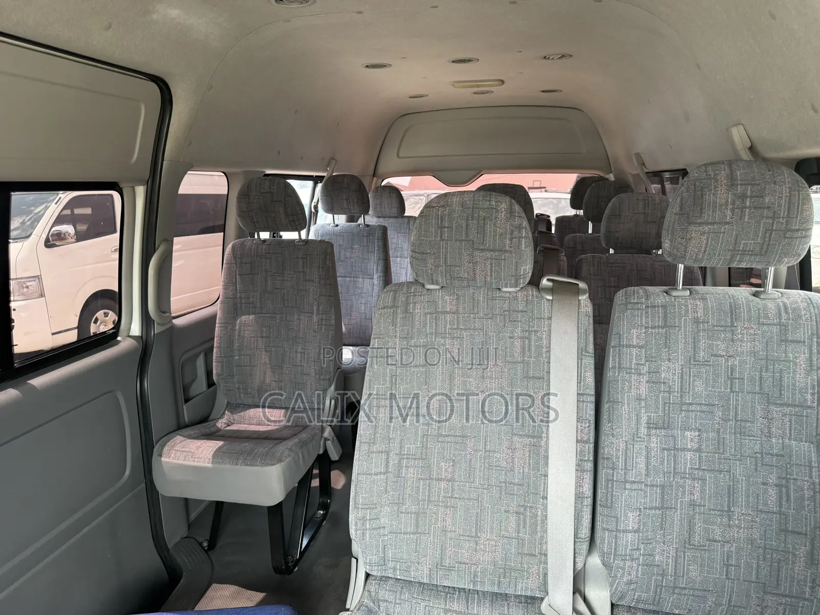 Toyota HiAce 2015 White