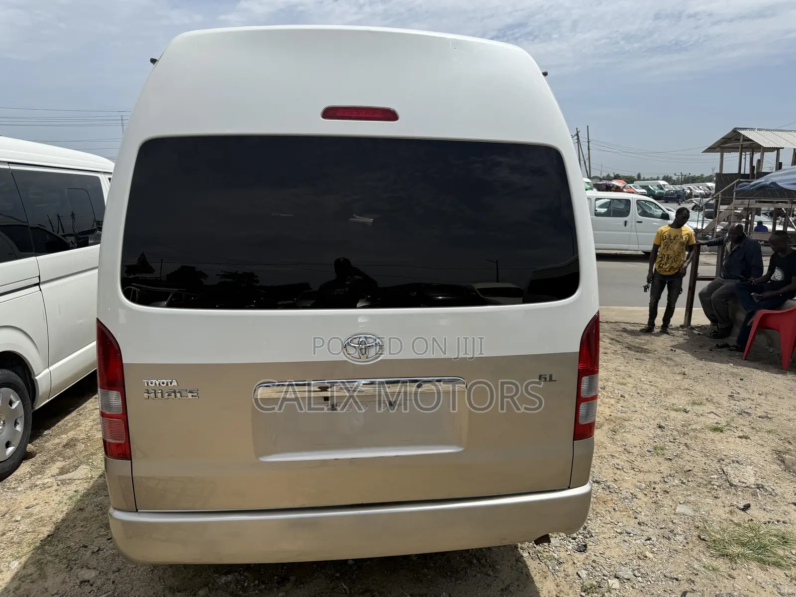 Toyota HiAce 2015 White
