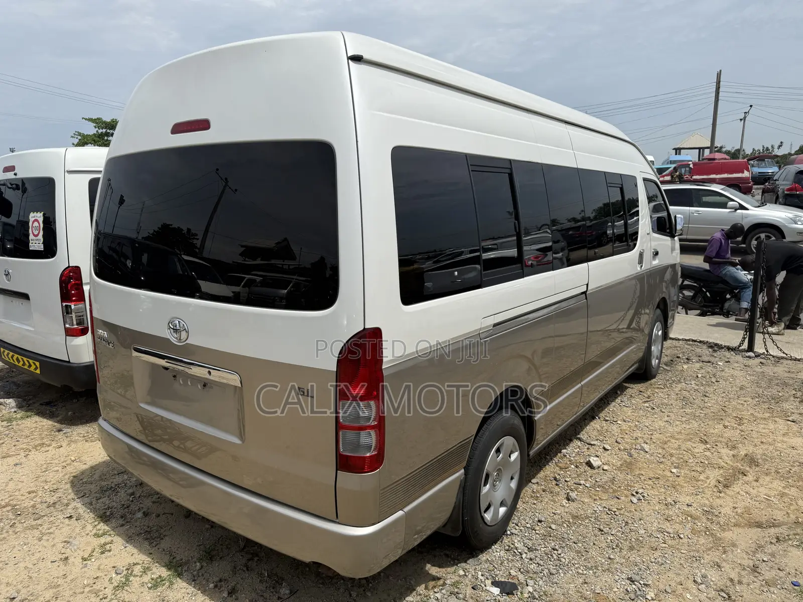 Toyota HiAce 2015 White