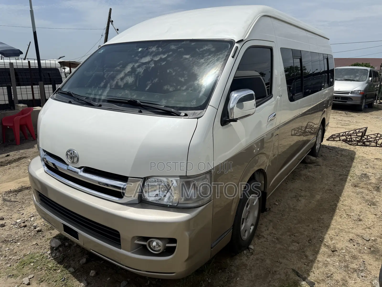 Toyota HiAce 2015 White
