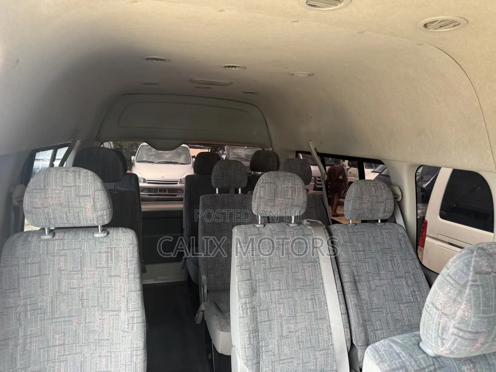 Toyota HiAce 2015 White