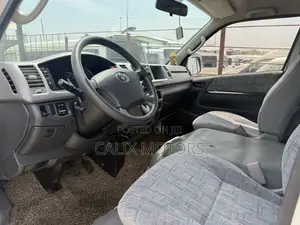Toyota HiAce 2016 White