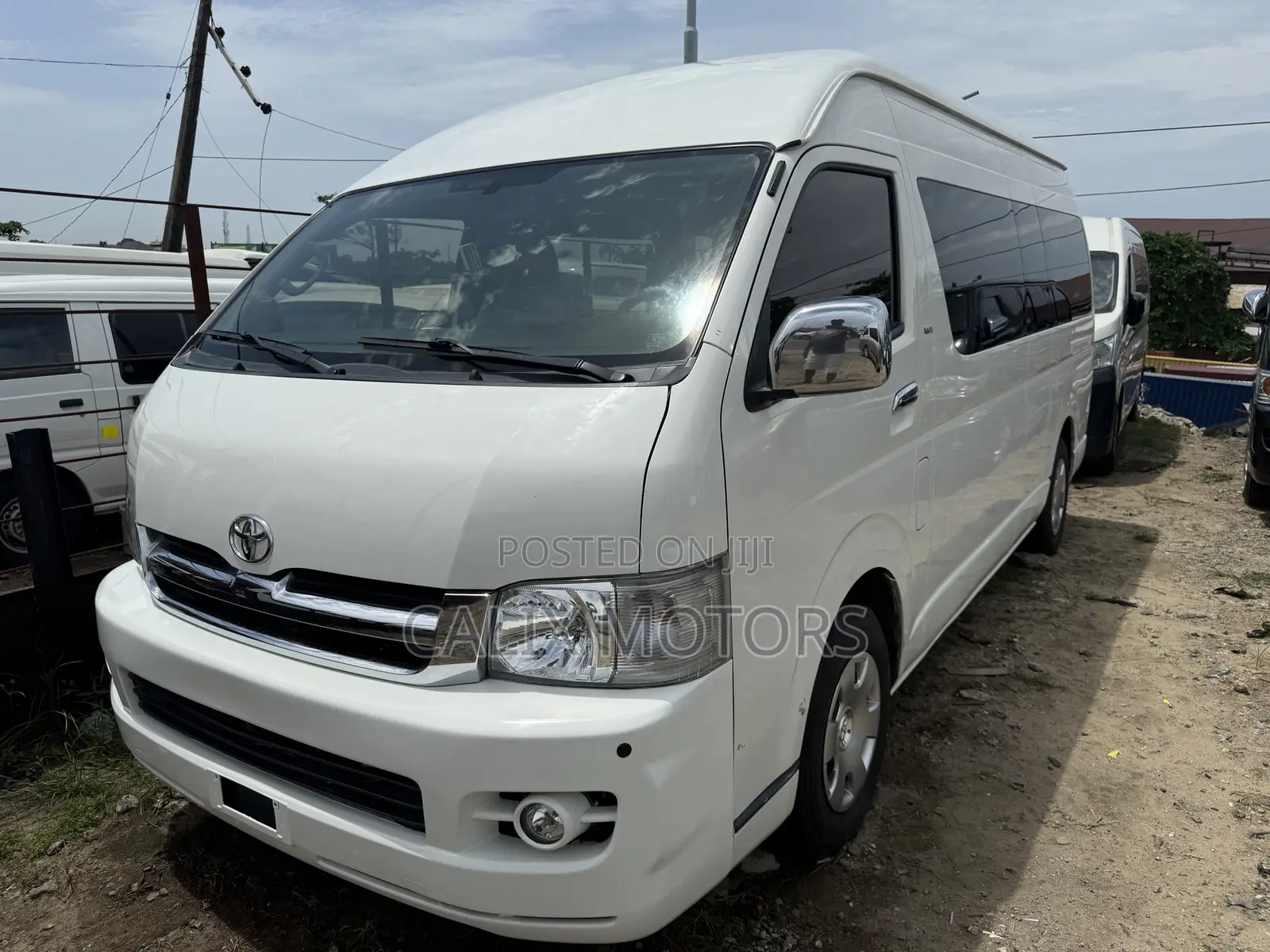 Toyota HiAce 2016 White