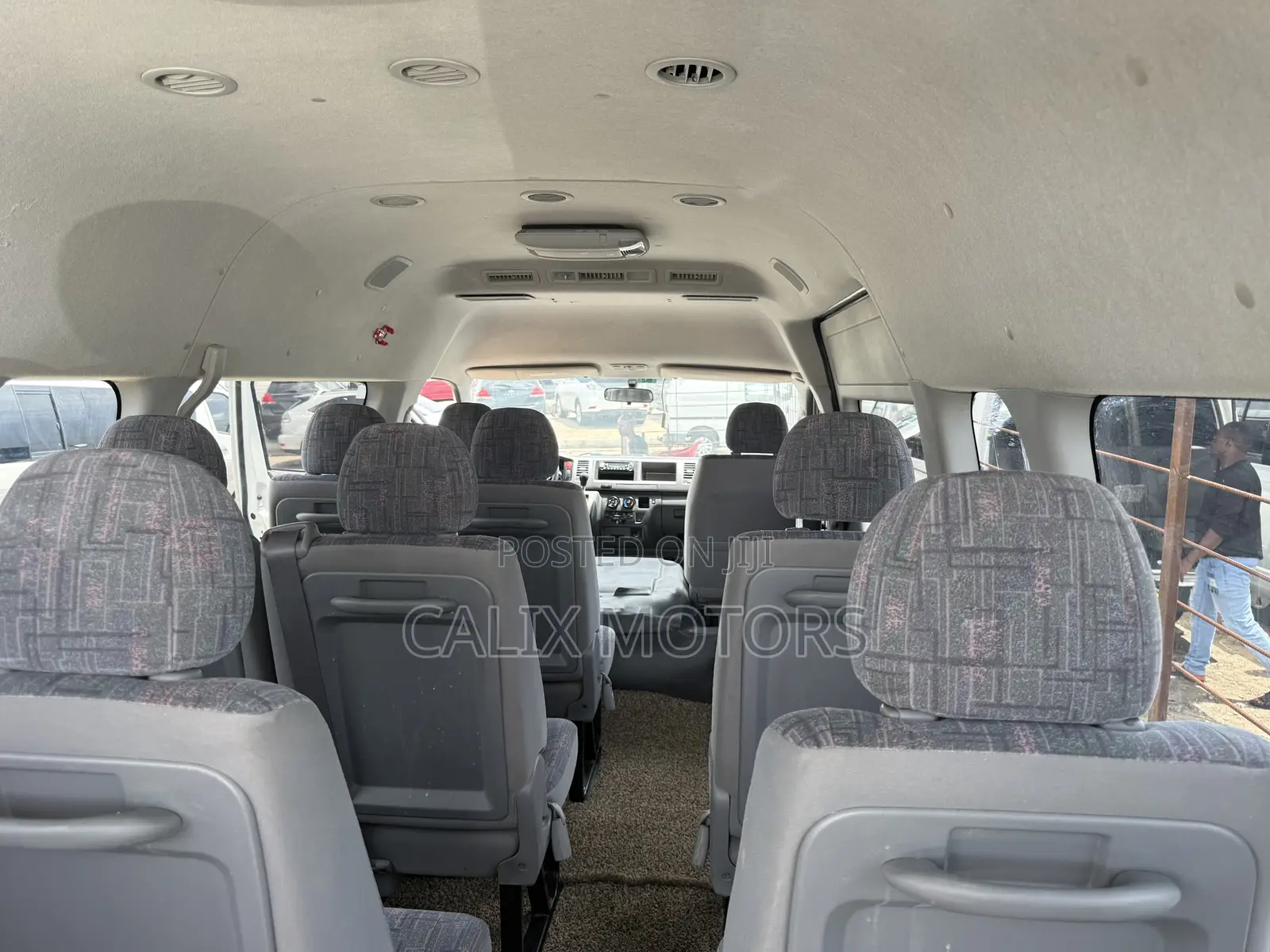 Toyota HiAce 2016 White