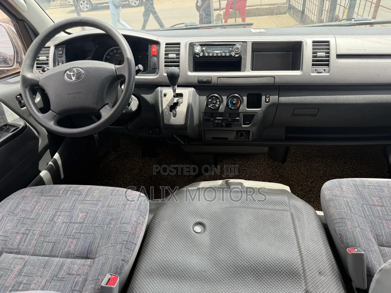 Toyota HiAce 2016 White