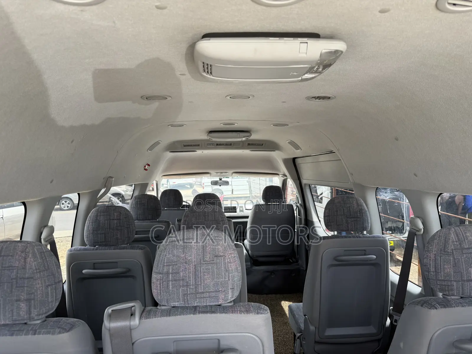 Toyota HiAce 2016 White