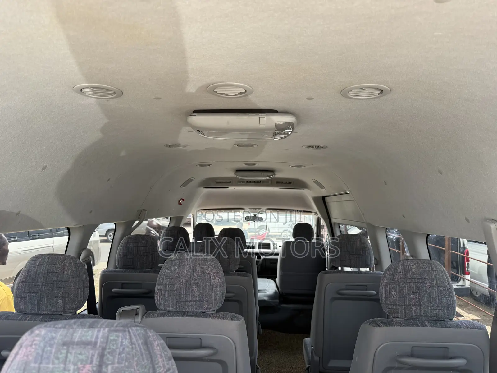 Toyota HiAce 2016 White