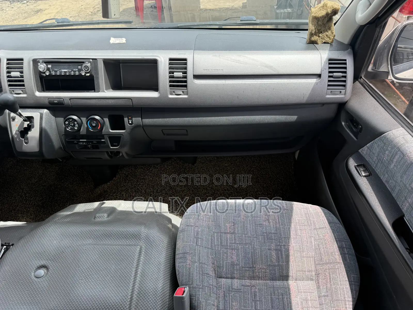 Toyota HiAce 2016 White