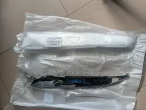 Head Lamp Chrome 2020 Honda HRV