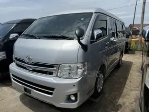 Toyota HiAce 2013 Silver