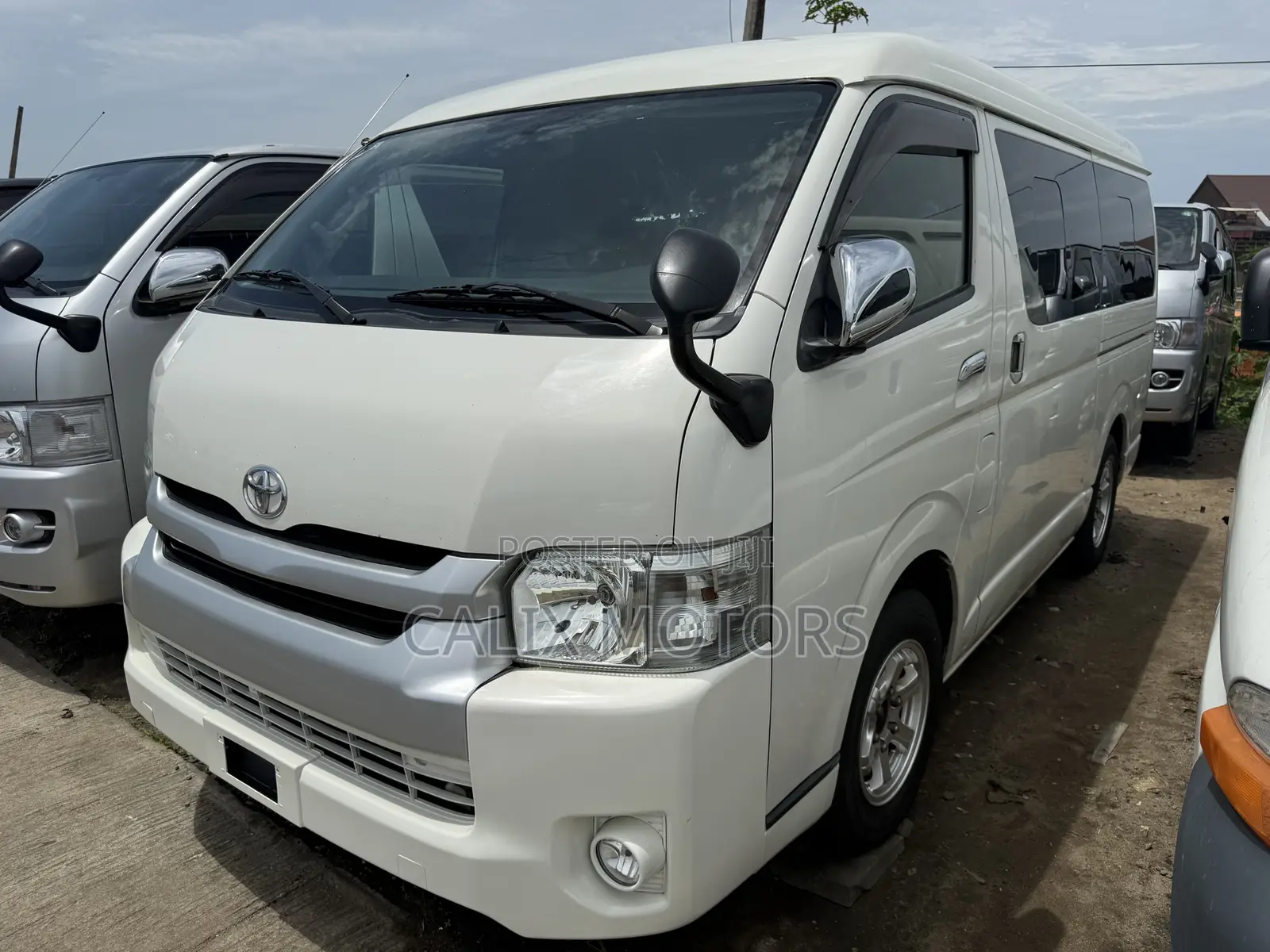 Toyota HiAce 2014 White