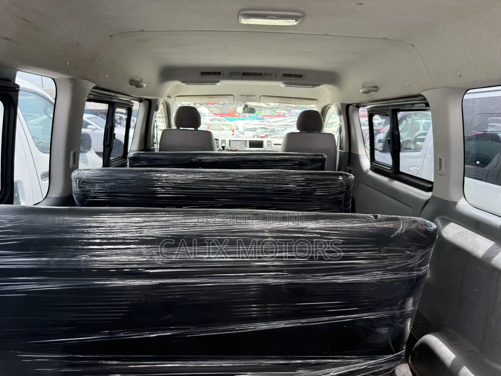 Toyota HiAce 2014 White