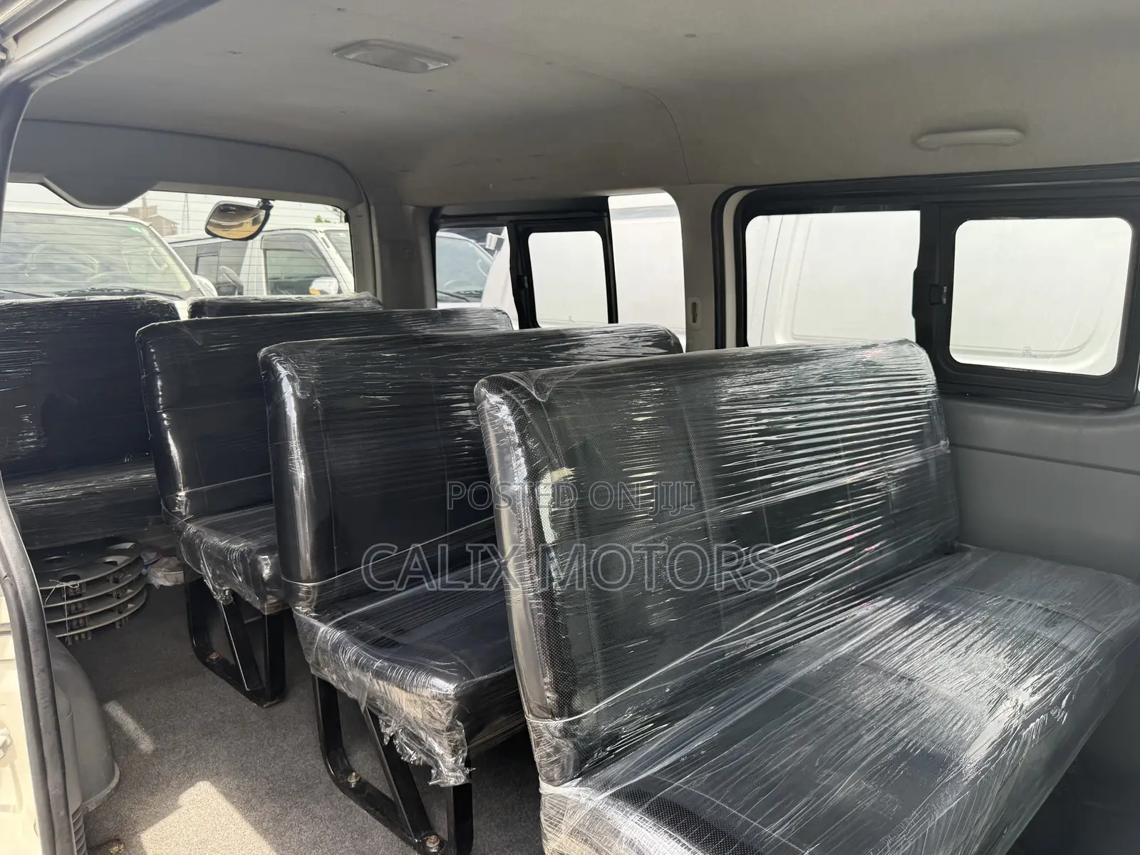 Toyota HiAce 2014 White