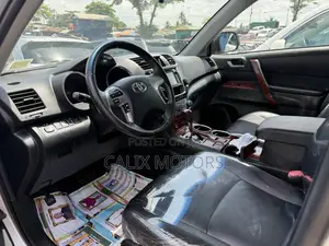 Toyota Highlander 2012 Silver
