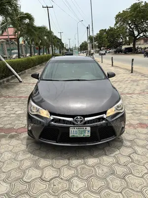 Toyota Camry 2016 Gray