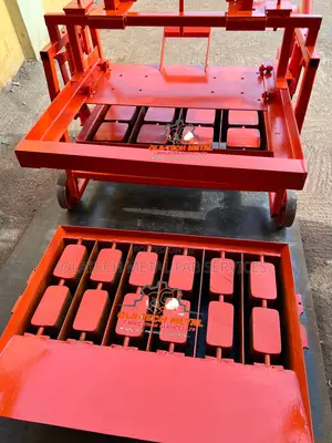 Egg Layer Concrete Block Molding Machine (3000 Blocks Daily)
