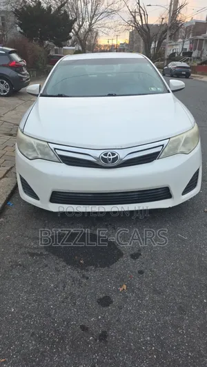 Toyota Camry SE 4dr Sedan (2.5L 4cyl 6A) 2013 White