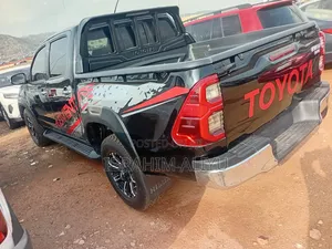 Toyota Hilux 2014 Black