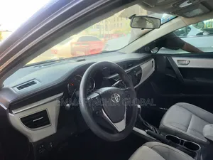 Toyota Corolla LE 4dr Sedan (1.8L 4cyl CVT) 2014 Gray