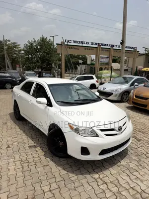 Toyota Corolla 2012 White