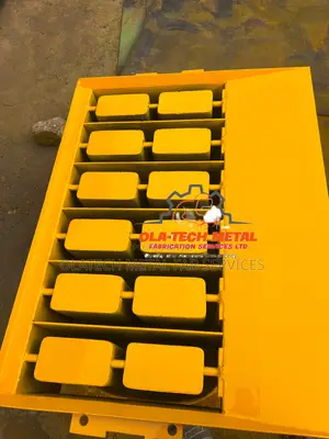 Affordable High Productivity Concrete Block Molding Machine