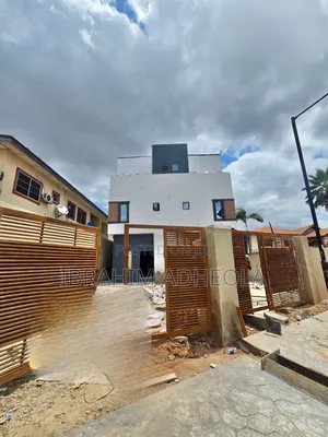 4bdrm Duplex in Antony, Anthony Village for sale
