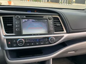 Toyota Highlander XLE 2019 Gray