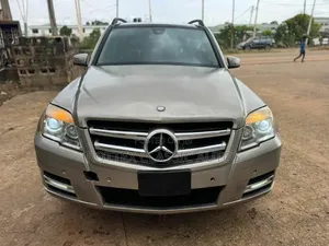 Mercedes-Benz GLK-Class 2010 Gold